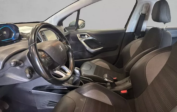 PEUGEOT 2008 1.2 PureTech 110ch S&S BVM5 Allure Business photo 11 213554