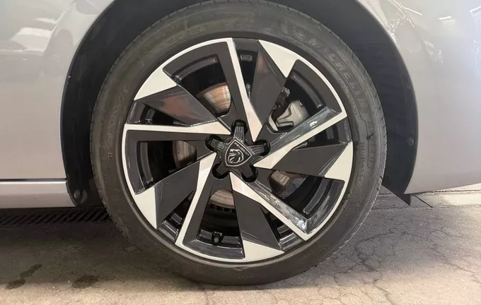 PEUGEOT 308 SW Hybrid 145 e-DCS6 Allure photo 9 213737