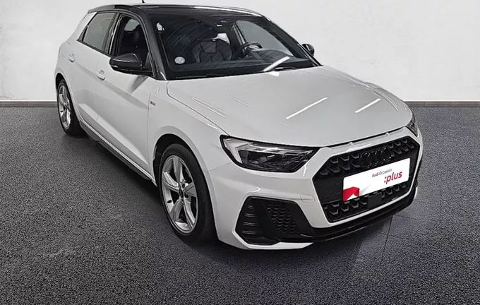 AUDI A1 Sportback 30 TFSI 110 ch S tronic 7 S Line extérieur trois quart avant droit 2128252