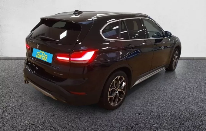 BMW X1 xDrive 25e 220 ch BVA6 xLine extérieur trois quart arrière droit 212825