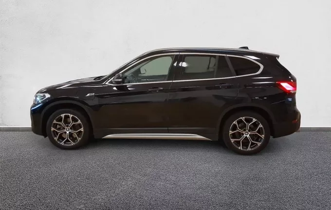 BMW X1 xDrive 25e 220 ch BVA6 xLine extérieur côté gauche 212825