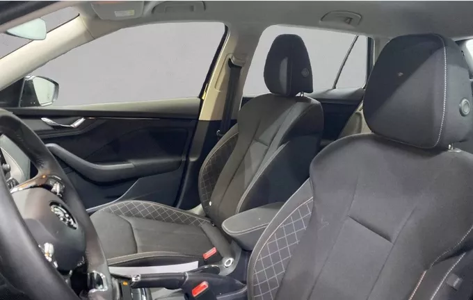 SKODA KAMIQ 1.0 TSI Evo 110 ch DSG7 Ambition extérieur trois quart arrière droit 2129024