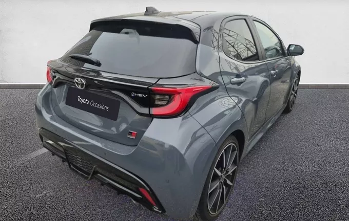 TOYOTA YARIS Hybride 130h GR Sport extérieur trois quart arrière droit 1103170