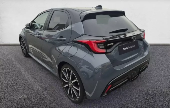 TOYOTA YARIS Hybride 130h GR Sport extérieur trois quart arrière gauche 1103170