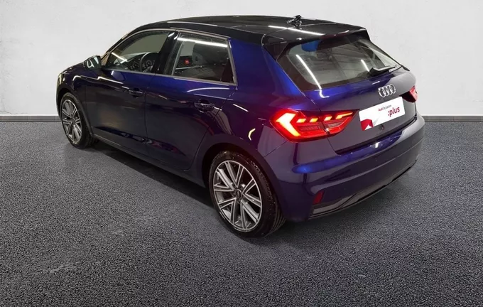 AUDI A1 Sportback 25 TFSI 95 ch S tronic 7 Design extérieur trois quart arrière gauche 2125099