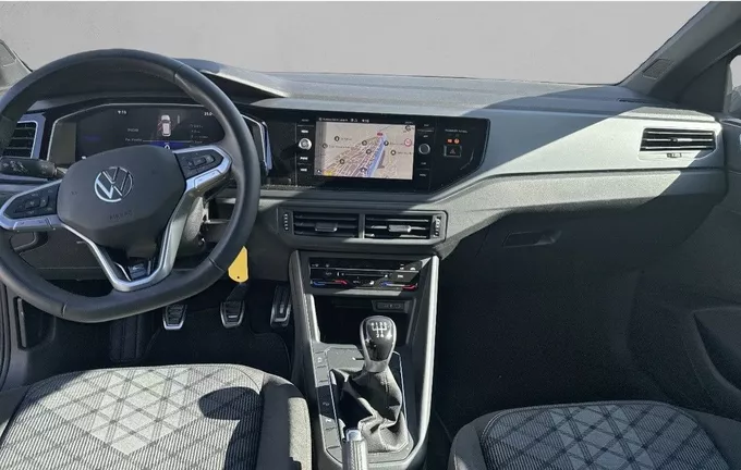 VOLKSWAGEN POLO 1.0 TSI 95 S&S BVM5 R-Line Edition extérieur trois quart avant droit 2129889