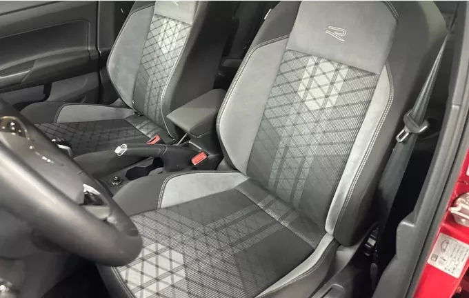 VOLKSWAGEN POLO 1.0 TSI 95 S&S BVM5 R-Line Edition extérieur trois quart arrière droit 2128221