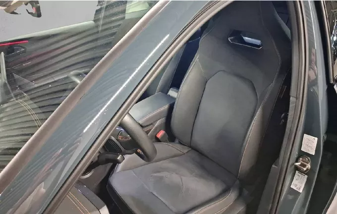 CUPRA LEON Sportstourer eHybrid 272 ch DSG6 VZ extérieur trois quart arrière droit 2131493