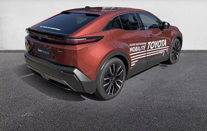 TOYOTA C-HR+ ELECTRIQUE C-HR+ Grande Autonomie 77 kWh Design extérieur trois quart arrière droit 162501
