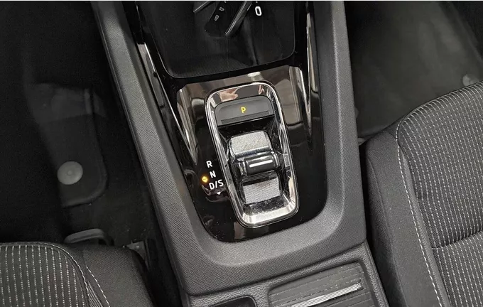 SKODA OCTAVIA 1.4 TSI PHEV iV 204 ch DSG6e Ambition photo 16 2123410