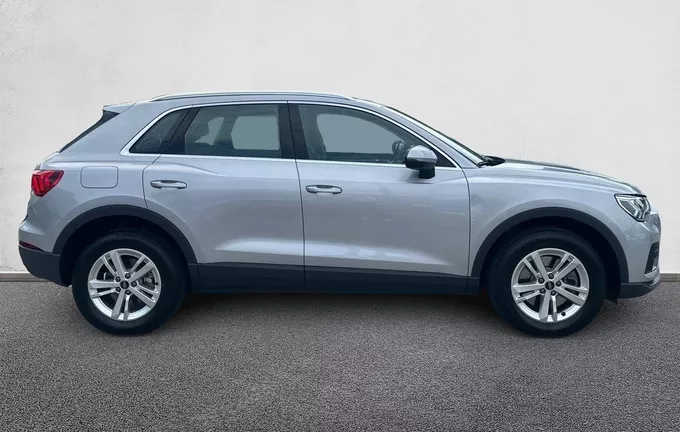 AUDI Q3 45 TFSIe 245 ch S tronic 6 Business Executive extérieur côté droit 2131946