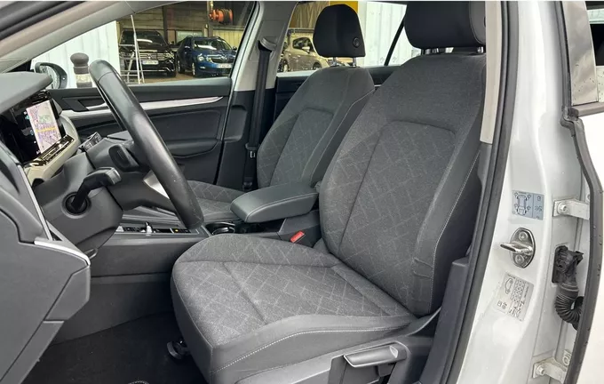 VOLKSWAGEN GOLF SW 2.0 TDI SCR 116 DSG7 Life Plus extérieur trois quart arrière droit 213571