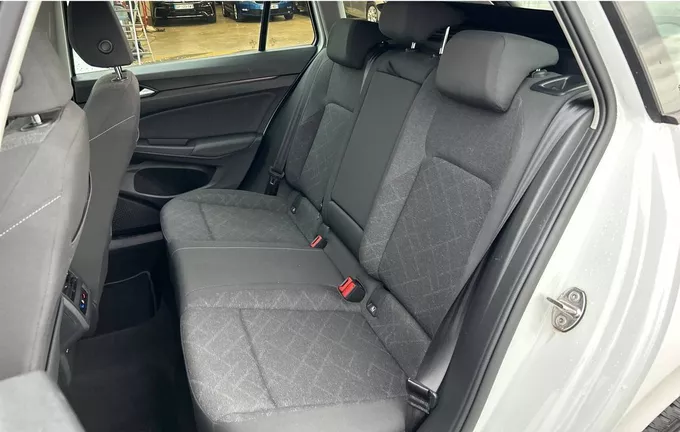 VOLKSWAGEN GOLF SW 2.0 TDI SCR 116 DSG7 Life Plus extérieur arrière 213571