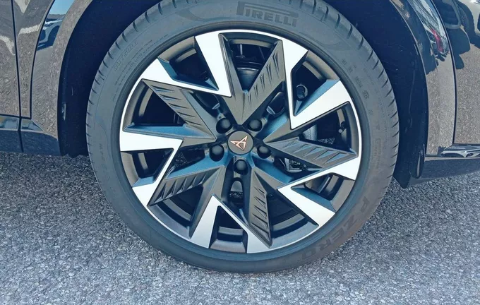 CUPRA FORMENTOR 1.5 eTSI Hybrid 150 ch DSG7 V photo 9 0686