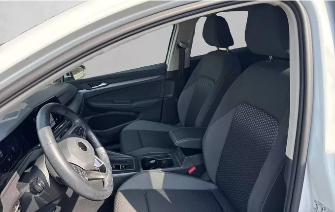 VOLKSWAGEN GOLF 1.5 eTSI OPF 130 DSG7 Active extérieur trois quart arrière droit 2129508