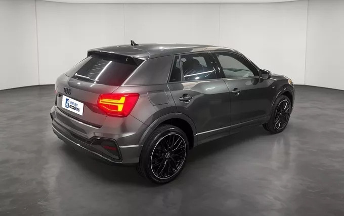 AUDI Q2 35 TDI 150 S tronic 7 S line extérieur trois quart arrière droit 2129795