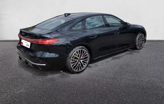 AUDI A5 TFSI 204 ch S tronic 7 Quattro S line extérieur trois quart arrière droit 9550