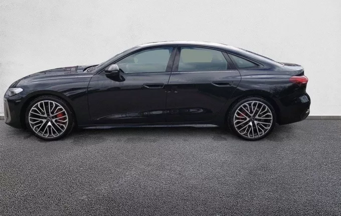 AUDI A5 TFSI 204 ch S tronic 7 Quattro S line extérieur côté gauche 9550