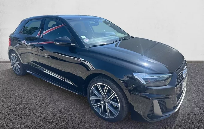 AUDI A1 Sportback 30 TFSI 110 ch BVM6 S Line extérieur trois quart avant droit 2128671