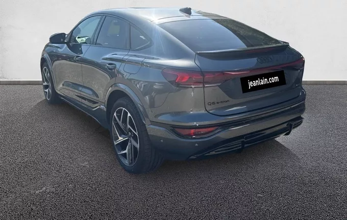 AUDI Q6 E-TRON SPORTBACK 428 ch 100 kWh quattro Competition extérieur trois quart arrière gauche 5621
