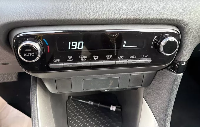 TOYOTA YARIS Hybride 116h Dynamic photo 14 1103104