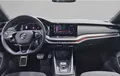Miniature SKODA OCTAVIA Combi 2.0 TDI 200 ch DSG7 RS extérieur trois quart avant droit 2129340