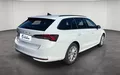 Miniature SKODA OCTAVIA Combi 2.0 TDI 150 ch SCR DSG7 Selection extérieur trois quart arrière droit 2133442