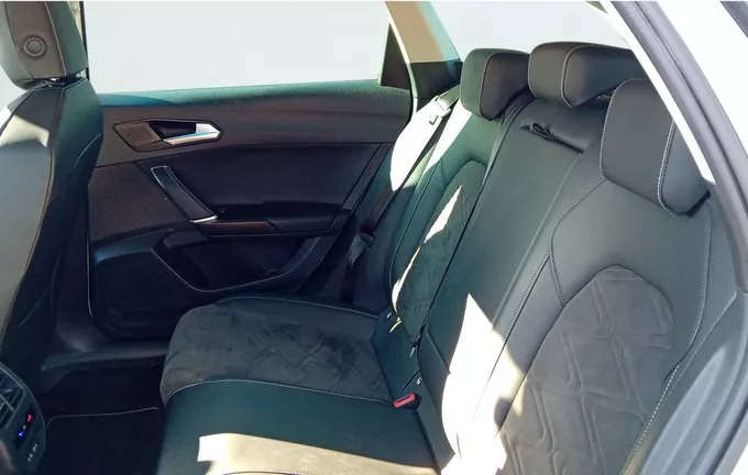 SEAT LEON Sportstourer e-Hybrid 204 DSG6 Xcellence extérieur arrière 460809