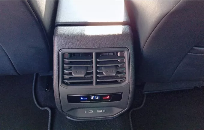 SEAT LEON Sportstourer e-Hybrid 204 DSG6 Xcellence photo 22 460809
