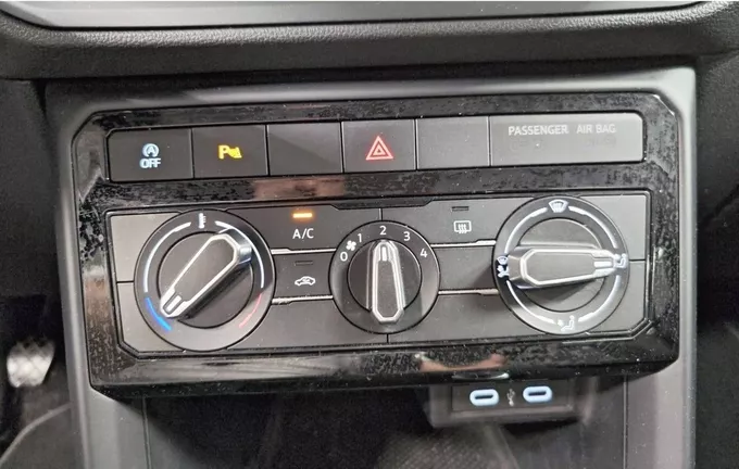 VOLKSWAGEN T-CROSS 1.0 TSI 95 Start/Stop BVM5 Life Tech photo 19 2130121