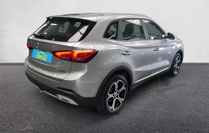 MG ZS 1.5 L Hybrid+ 197 ch Comfort extérieur trois quart arrière droit 601170
