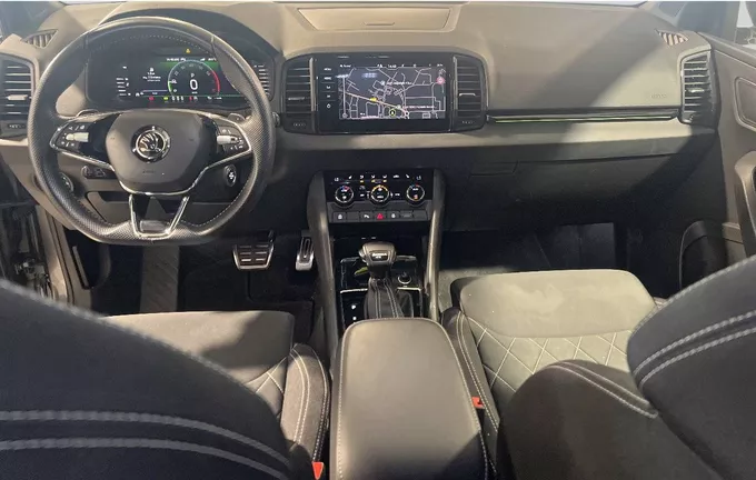 SKODA KAROQ 1.5 TSI 150 ch ACT DSG7 Sportline extérieur trois quart avant droit 2130664