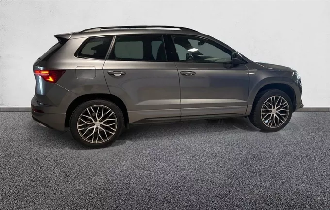 SKODA KAROQ 1.5 TSI 150 ch ACT DSG7 Sportline extérieur côté droit 2130664