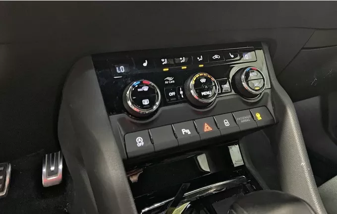 SKODA KAROQ 1.5 TSI 150 ch ACT DSG7 Sportline photo 18 2130664