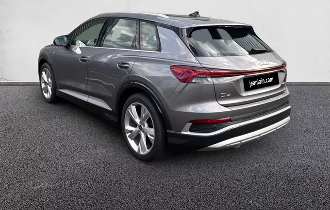 AUDI Q4 E-TRON 45 285 ch 82 kWh extérieur trois quart arrière gauche 4852