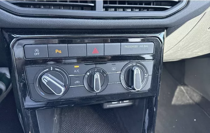 VOLKSWAGEN T-CROSS 1.0 TSI 95 Start/Stop BVM5 VW Edition photo 17 2128521