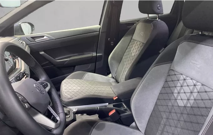 VOLKSWAGEN TAIGO 1.0 TSI 116 DSG7 R-Line Edition extérieur trois quart arrière droit 2130856