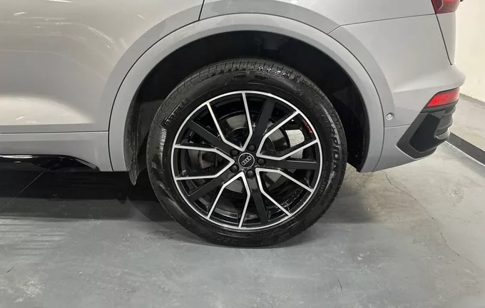 AUDI Q5 Sportback 55 TFSIe 367 S tronic 7 Quattro Black Edition photo 9 2129460