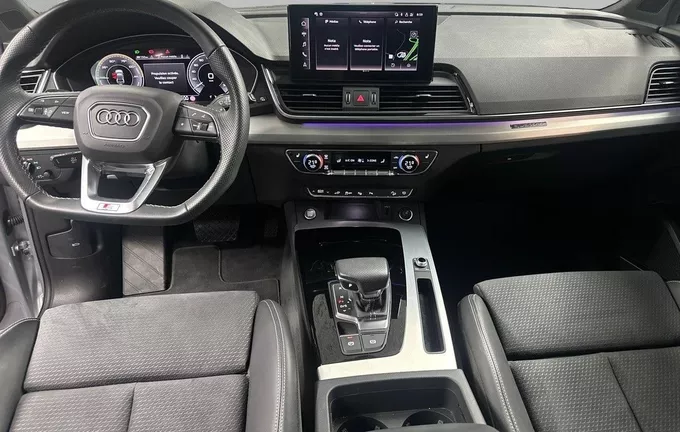 AUDI Q5 Sportback 55 TFSIe 367 S tronic 7 Quattro Black Edition photo 18 2129460