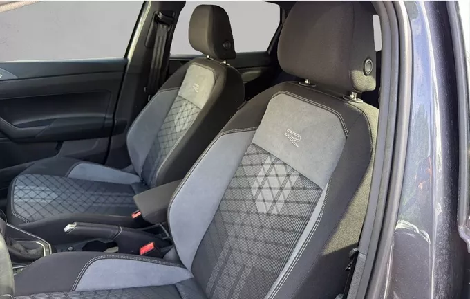 VOLKSWAGEN POLO 1.0 TSI 116 S&S DSG7 R-Line Edition extérieur trois quart arrière droit 2127863