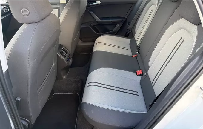 SEAT LEON 2.0 TDI 115 BVM6 Style extérieur arrière 213247