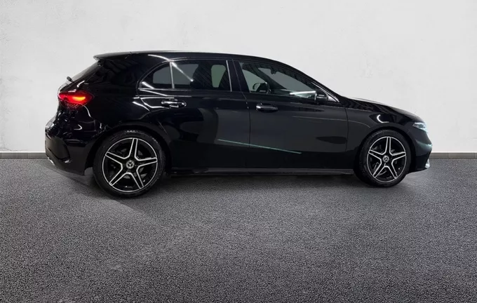 MERCEDES CLASSE A 200 AMG Line extérieur côté droit 2127816