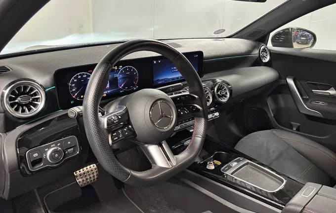 MERCEDES CLASSE A 200 AMG Line photo 11 2127816