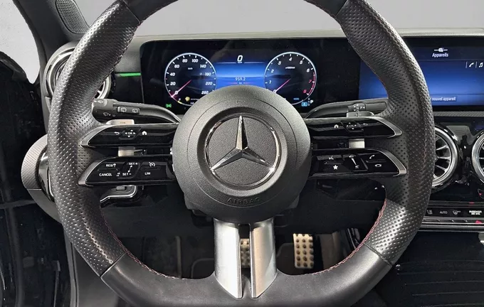MERCEDES CLASSE A 200 AMG Line photo 12 2127816