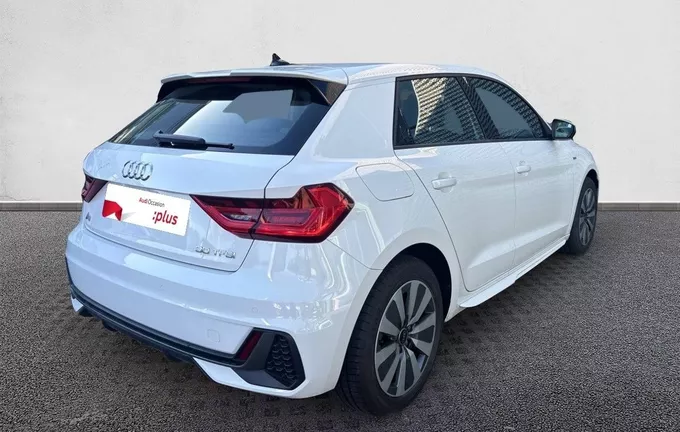 AUDI A1 Sportback 30 TFSI 110 ch S tronic 7 S Line extérieur trois quart arrière droit 2128750