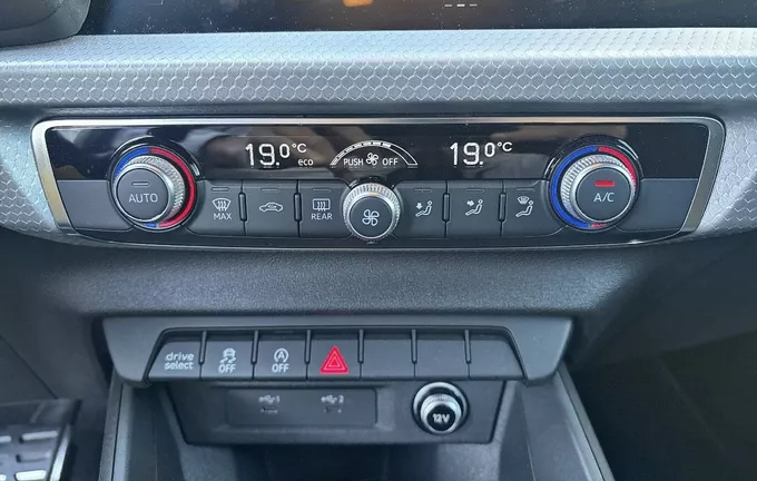 AUDI A1 Sportback 30 TFSI 110 ch S tronic 7 S Line photo 14 2128750