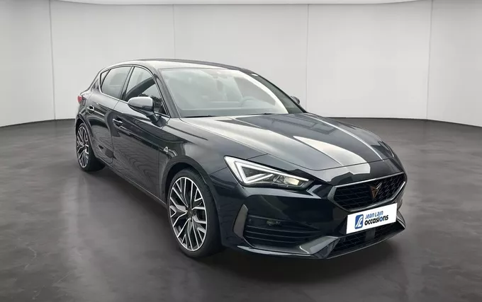 CUPRA LEON 1.4 e-HYBRID 245 ch DSG6 VZ extérieur trois quart avant droit 