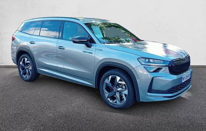 SKODA KODIAQ 2.0 TDI 150 ch SCR DSG7 7pl Sportline extérieur trois quart avant droit 2319