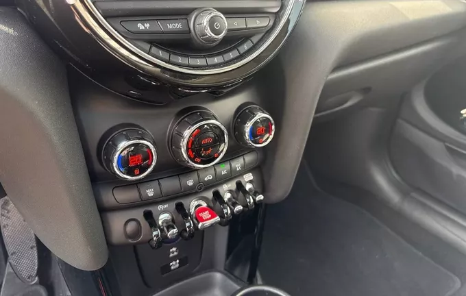 MINI COOPER Hatch 3 Portes Cooper 136 ch Edition Greenwich photo 14 2130933