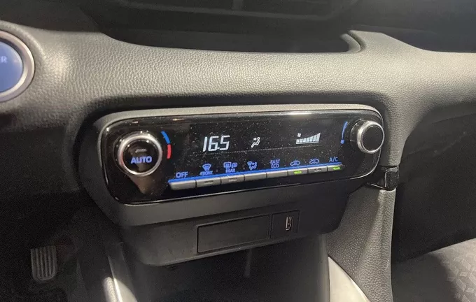 TOYOTA YARIS Hybride 116h Design photo 14 1103454